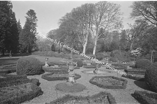 HEADFORD HOUSE  THE ROSE GARDEN